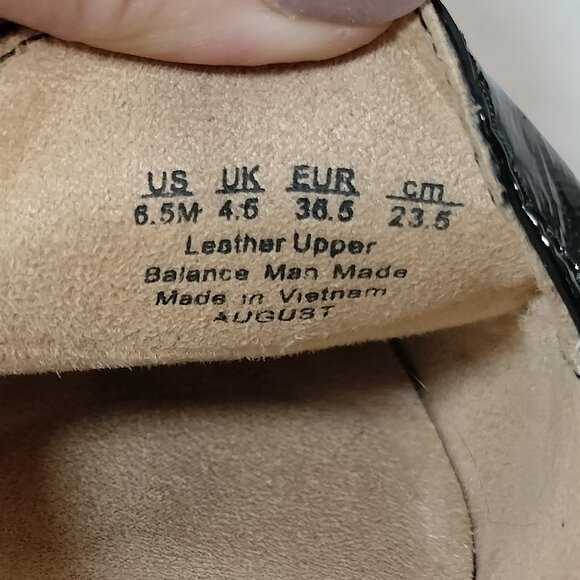 Naturalizer August Black Patent Leather Tassel Loafers - Picture 8 of 9